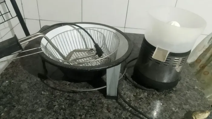 Vendo fritadeira e espremedor