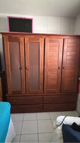 Guarda roupa em madeira rústica 