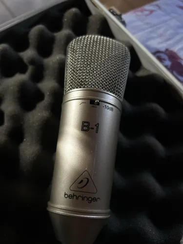 Microfone Condensador Behringer B-1 - Completo com Maleta e Shockmount