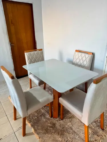 Mesa de Jantar 4 Lugares Ayrea Tampo Laqueado e Vidro