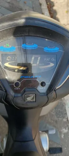 Honda biz 2023 único dono.tudo ok só transferir e rodar