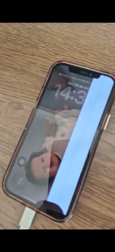 Celular que necessita de reparo