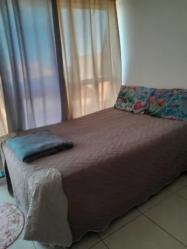 Alugo apartamento mobiliado por temporada.
