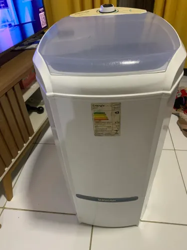 Tanquinho sugar 10 kilos ainda tá novo  350 reais  Zap *73