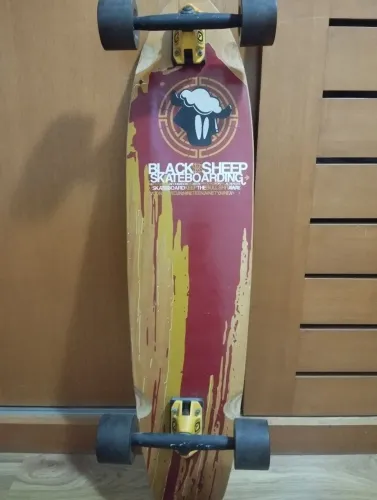 Skate Long Black Sheep