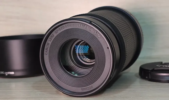 LENTE CANON RF-S 55-210MM IS STM  NOVA