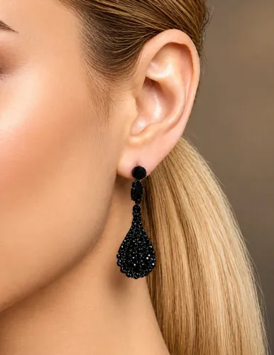 Brinco Pendente Preto Formato Gota