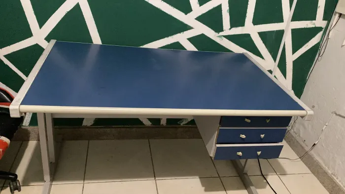 Mesa de escritório,com 3 gaveta