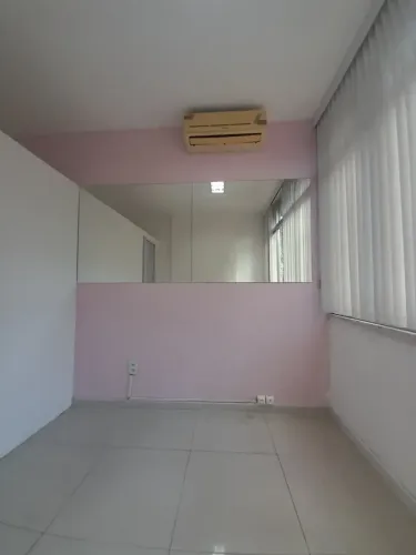 Imóvel para aluguel tem 30 metros quadrados com 1 quarto em Catete - Rio de Janeiro - RJ