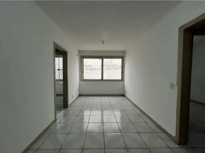 Apartamento de 1 dormitório semimobiliado, com 44 m², no bairro Teresópolis!
