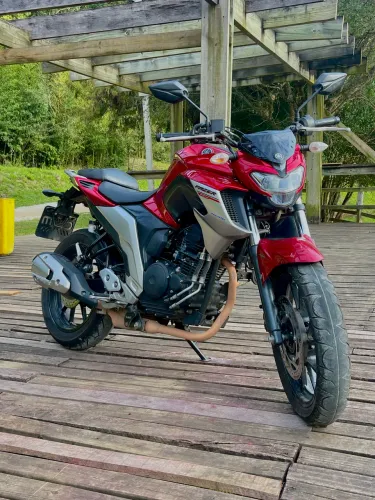 Yamaha Fazer FZ25 ABS 2021 - Vermelho Rubi