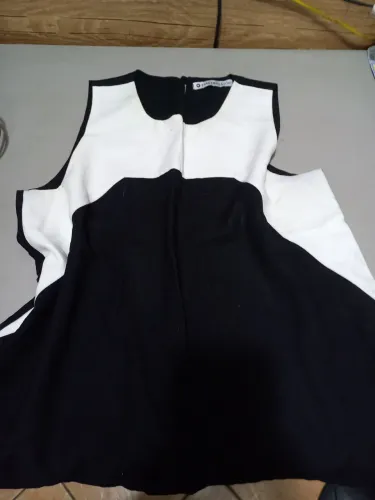 Lote de roupas para bazar.