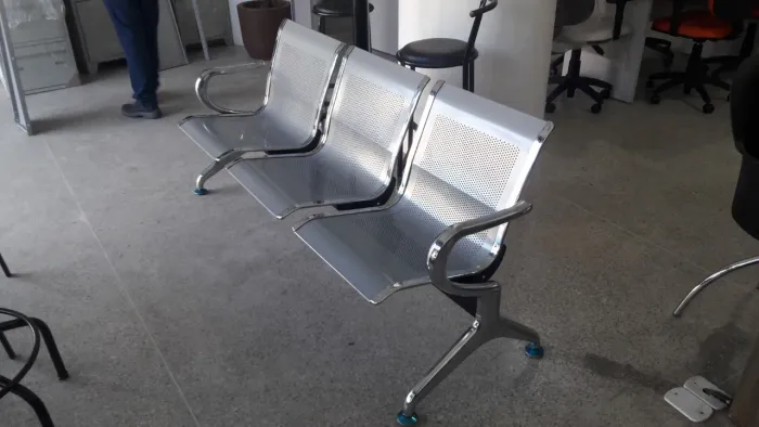 LONGARINAS 3 LUGARES P RECEPCAO EM PVC E CROMADAS * LOJA