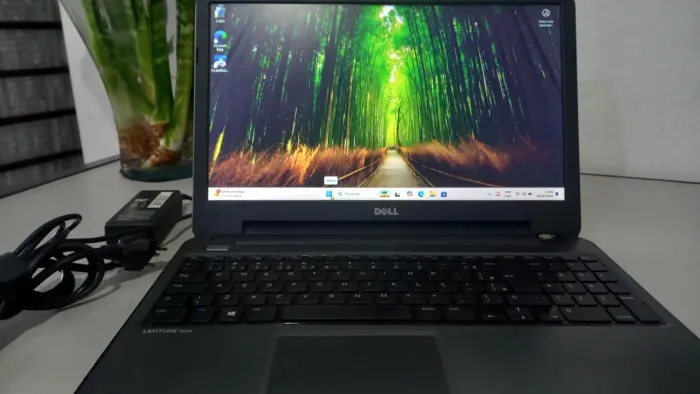 Notebook Dell i5 4200 Tela 15,6pol 6gb hd 500gb hdmi vga Windows 10 licença permanente