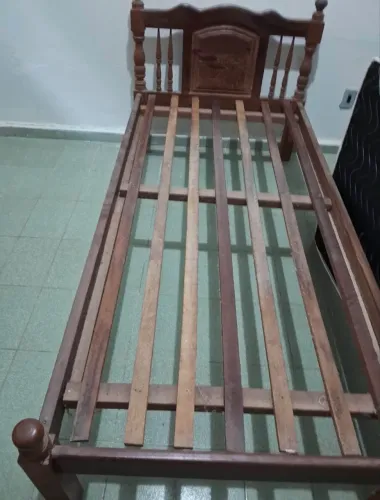 Vendo 2 Camas de Solteiro