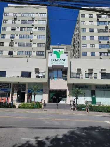 Sala Comercial no Shopping Trindade com 26m2 com BWC e Chuveiro