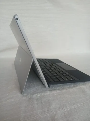 Microsoft Surface Pro 7- Tá Zero - Windows 11 - Ram 04gb - Memória 128gb + Acessórios
