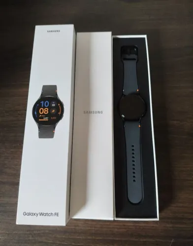 Smartwatch Samsung FE Preto 40mm 16 GB memória Interna