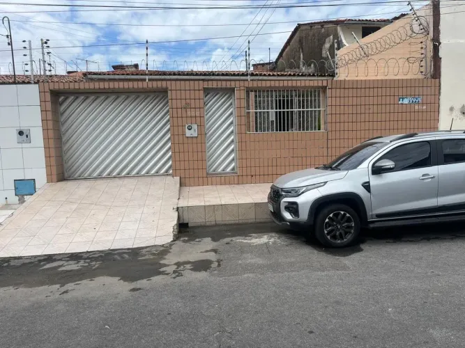 Casa para Venda em Fortaleza, Antônio Bezerra, 3 dormitórios, 1 suíte, 1 banheiro, 1 vaga