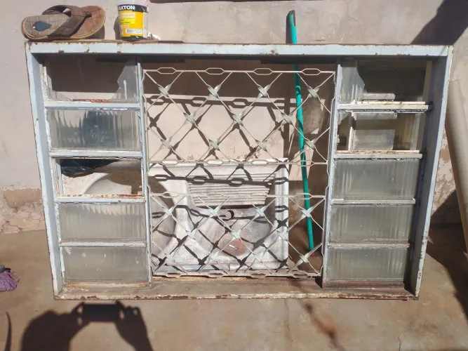 Vendo janela, banquetas,pedra de mármore!