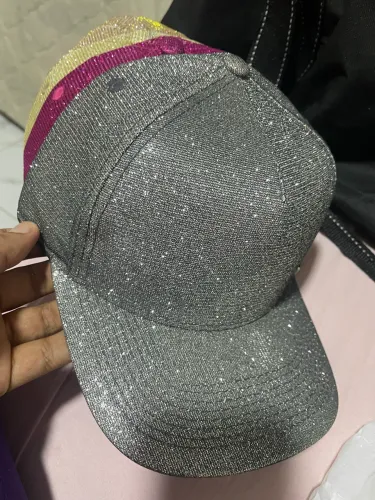 4 boné pra revenda ( todos  por 40 reais )