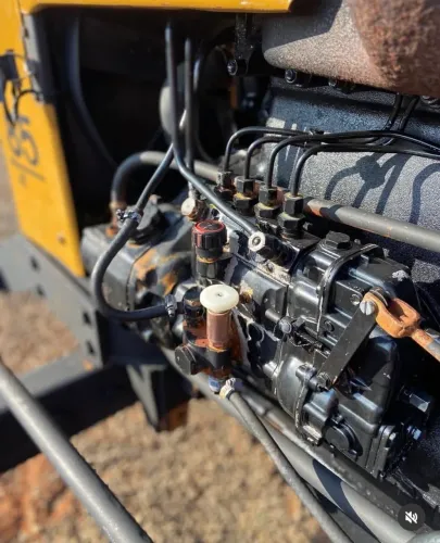 Exclusividade-Valmet 85 ID - Motor MWM 4 cilindros, Pneus novos, Direção Hidráulico