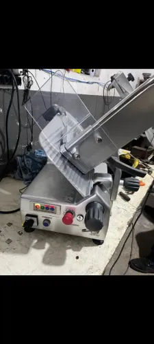 Fatiadora Hobart Automático 