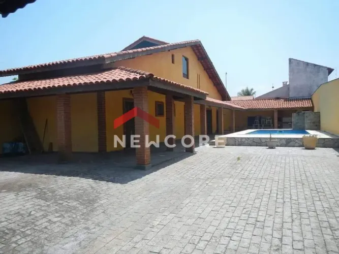 Casa em Rua Raimundo Fidêncio - Estância Balneária Maria Helena Novaes - Peruíbe/SP