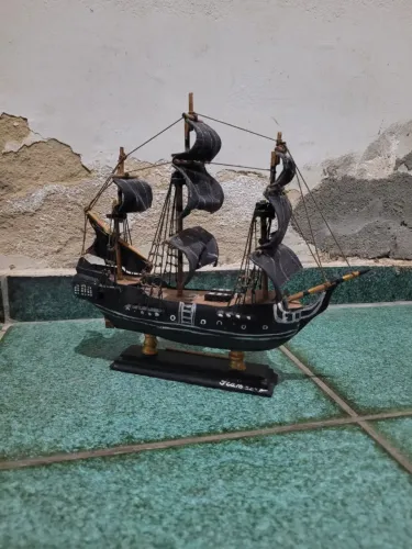 Navio Pérola Negra/Franquia: Piratas Do Caribe.