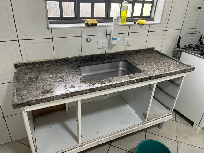 Pedra pia com Cuba e válvula