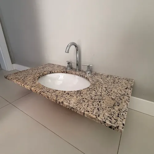 Pia Tampo em Granito com Cuba Deca + Torneira com misturador Quente e Frio