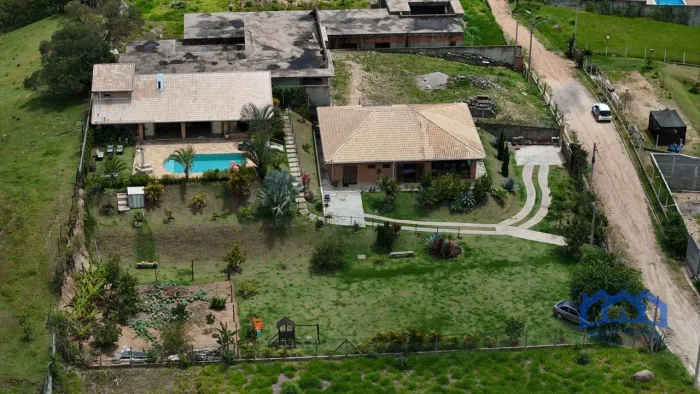 Chácara com 4 Quartos e 6 banheiros à Venda, 2.000 m² por R$ 1.250.000 Cód. ch2538