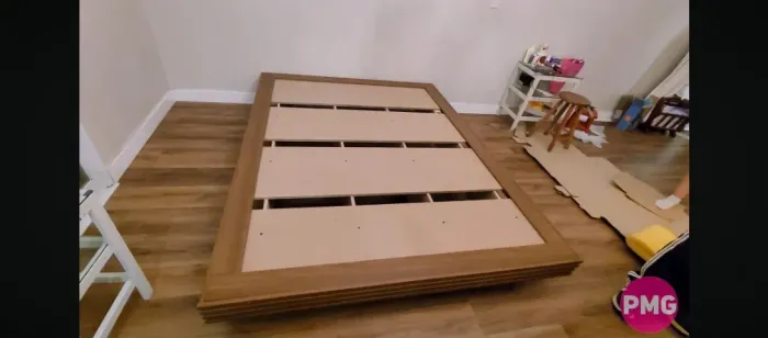 Cama solteiro samambaia