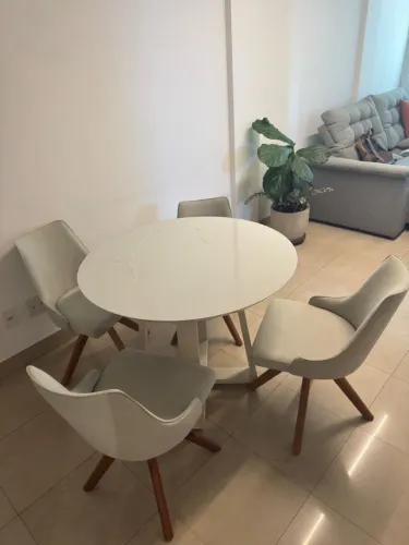 Mesa de jantar 4 lugares
