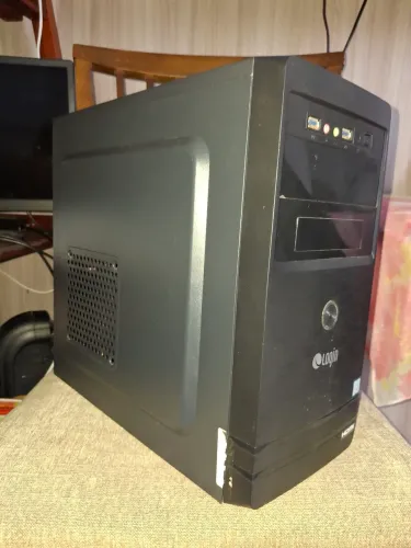 PC completo i3 8Gb de RAM +monitor + estabilizador