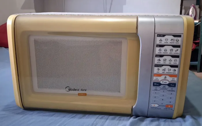 Micro-ondas Midea 32L Grill ? com defeito no painel