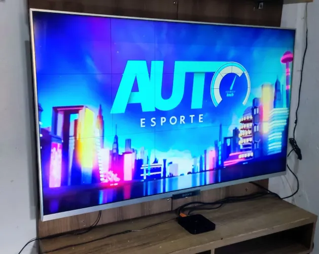 Tv 50 Sony smart 4k com linha fio de cabelo