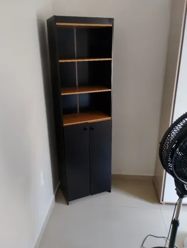 Estante de duas portas