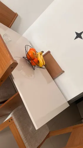Mesa com 4 cadeiras