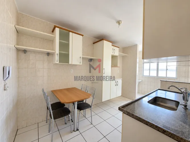 Apartamento Amplo de 3 Quartos com Garagem no Santa Helena!!