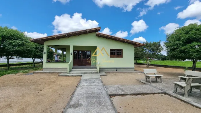 Casa Térrea a Venda, em Condomínio com 3 Quartos e 4 Vagas em Aldeia dos Camarás, Camaragi
