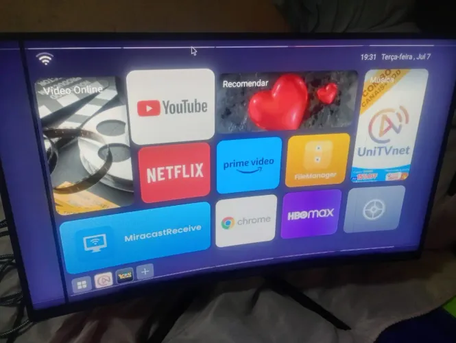 Monitor curvo 24p 165mgz utra wide faixas em cima em baixo