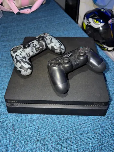 Ps4 slim 1tb ( 2 controles )