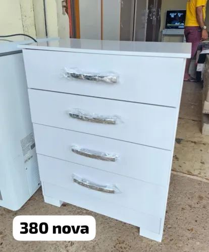 Cômoda nova