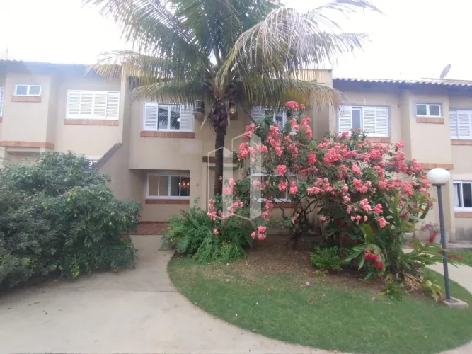 Casa de Condomínio em Parque Anhanguera - Goiânia, GO