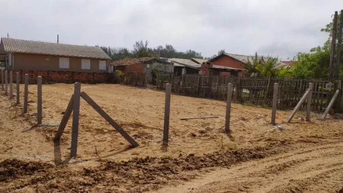 Vendo Terreno Jaguaruna Camacho R$100.000,00 300m² Com registro de imovel.