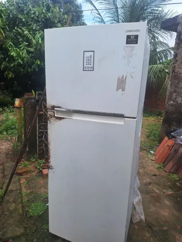 Geladeira samsung com defeito 