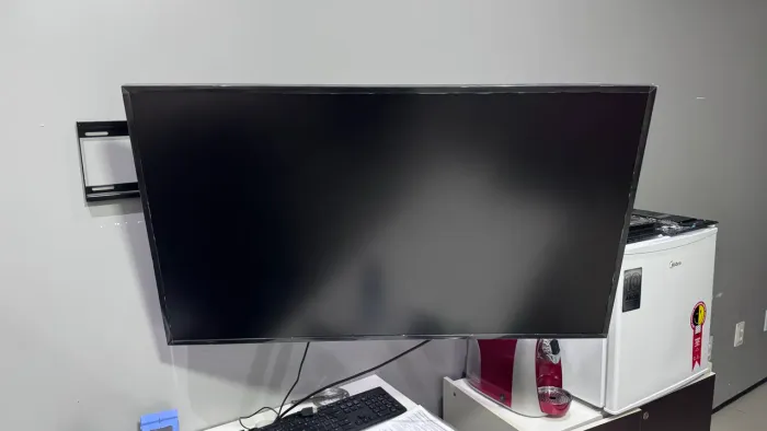Monitor 43? Samsung QM43C - NOVA NA CAIXA
