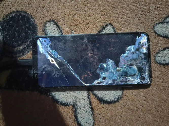 Vendo celular moto g22display queimado