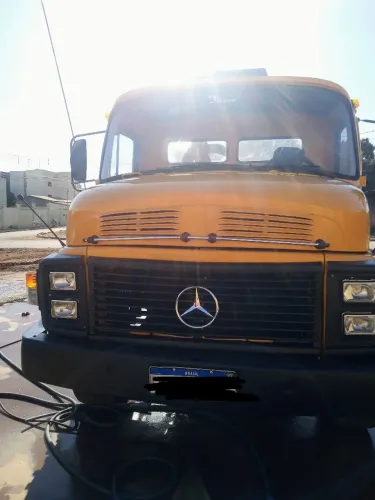 Caminhão Limpa Fossa - Tanque 9 mil L